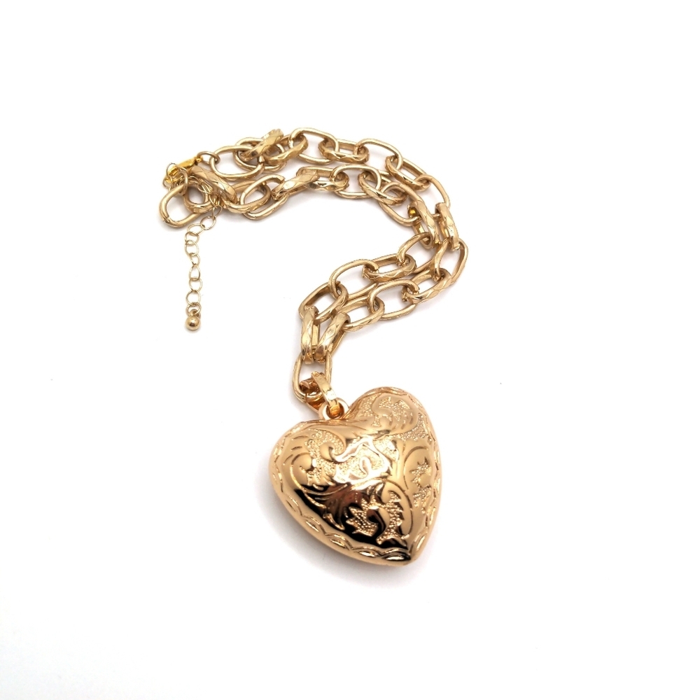 381MIDALANE Big Gold Puffy Heart Pendant On Chunky Chain